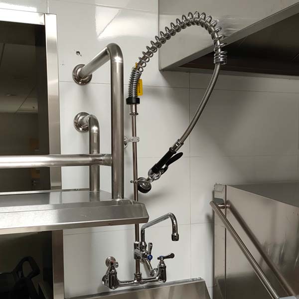 Catalogue Wall-Mount Pre-Rinse Faucets Application