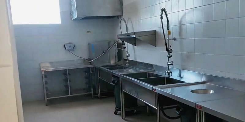 Category 3-Compartment Sink Pre-Rinse Faucets 1