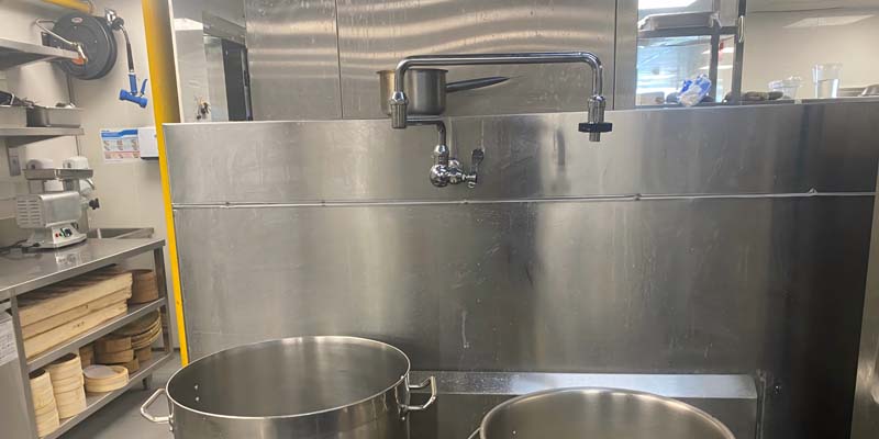 Category Pot Filler Faucet with Volume Control 1